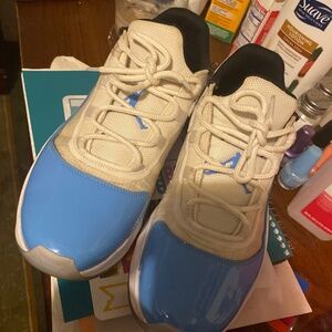 Shoes for sell are very nice can’t beat the price